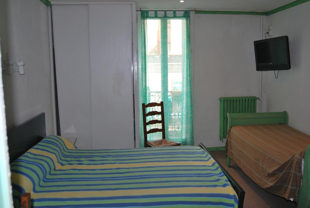 Le Revelois Restaurant Otel Béziers Oda fotoğraf