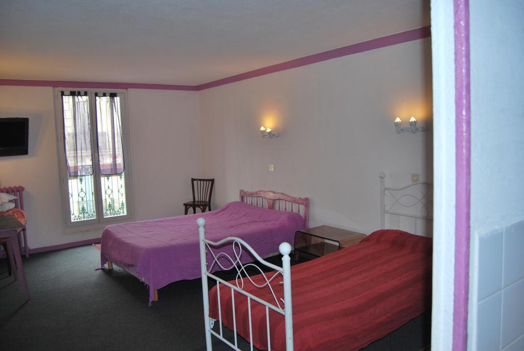 Le Revelois Restaurant Otel Béziers Oda fotoğraf