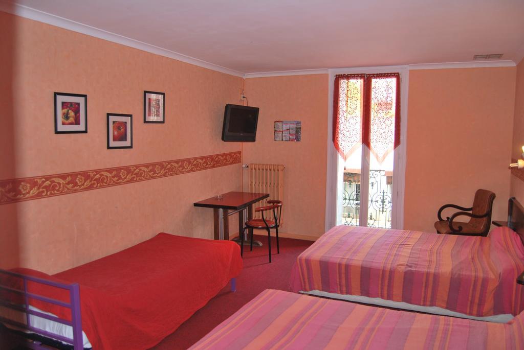 Le Revelois Restaurant Otel Béziers Oda fotoğraf